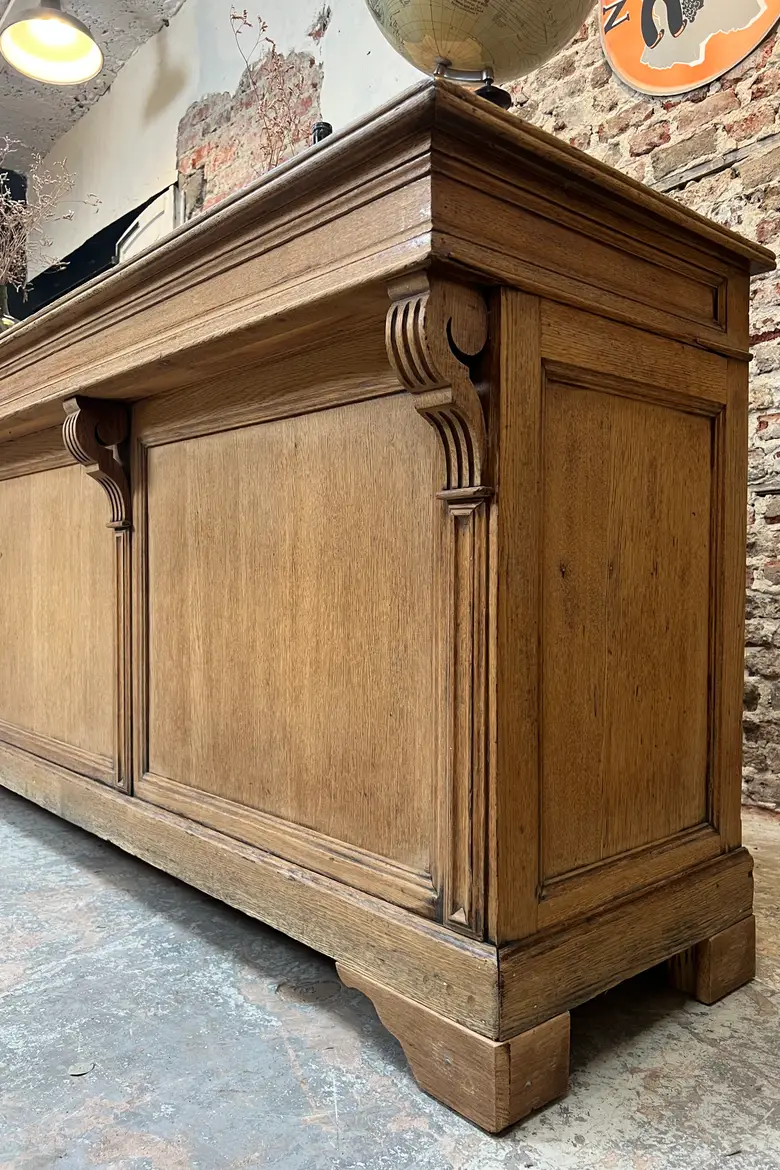 Ancien comptoir en chêne