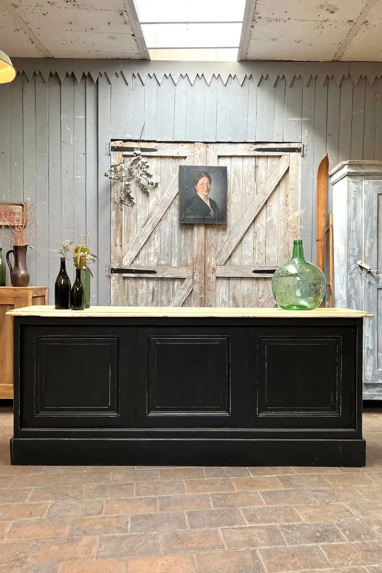 Ancien comptoir en hêtre Début XXème