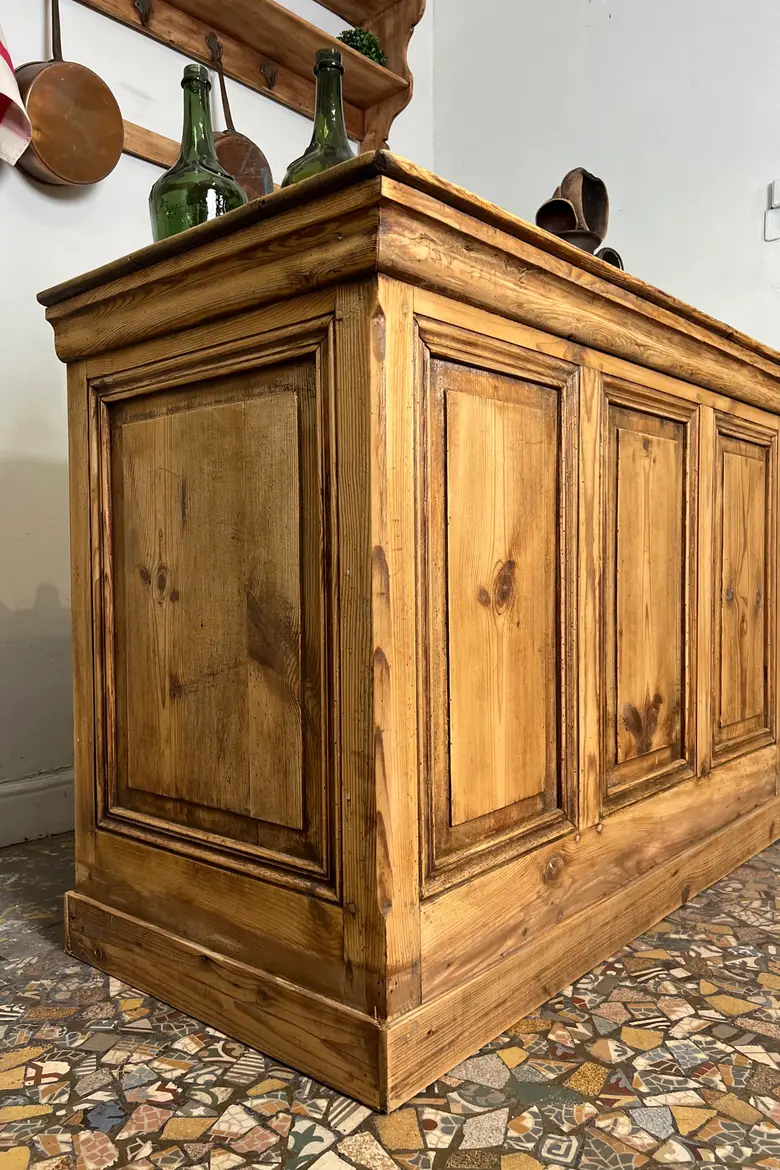 Ancien comptoir en sapin