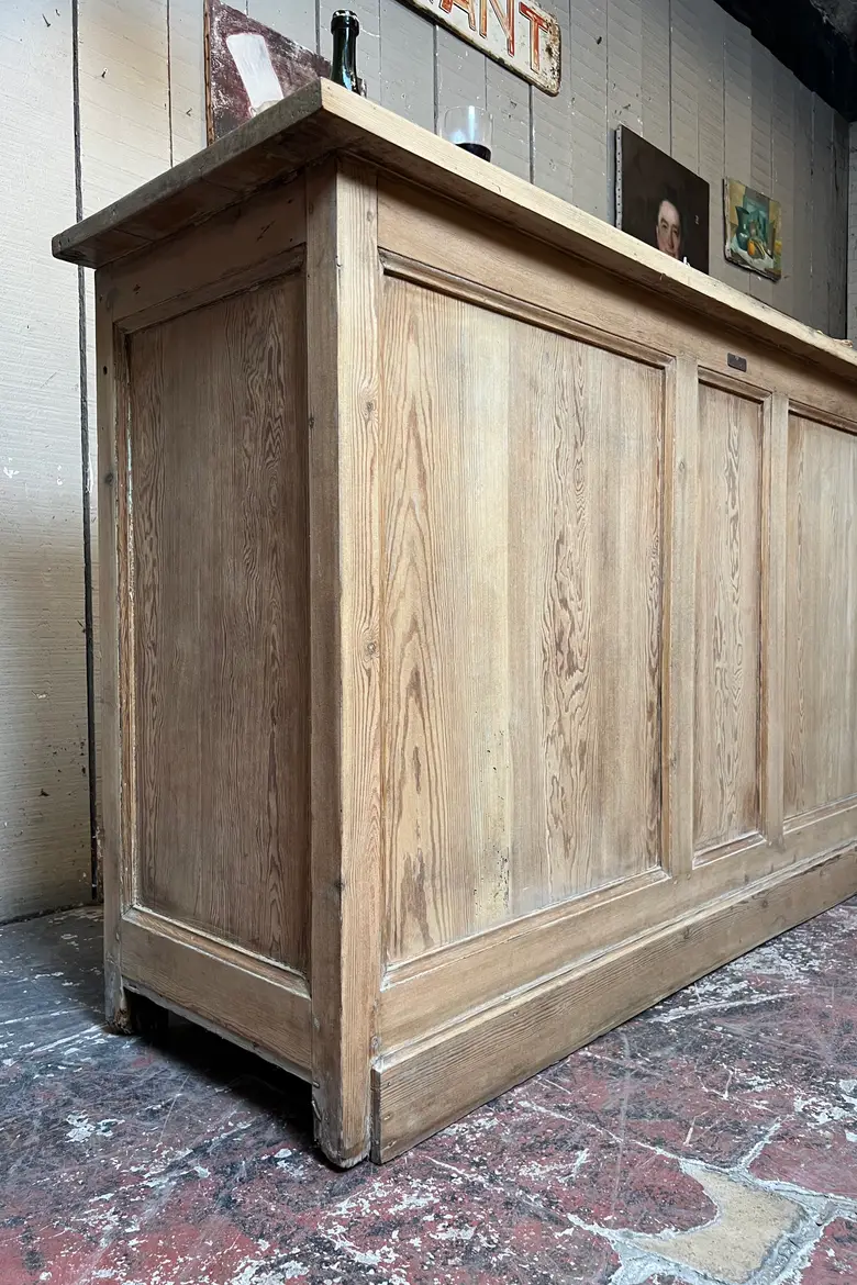 Ancien comptoir en sapin