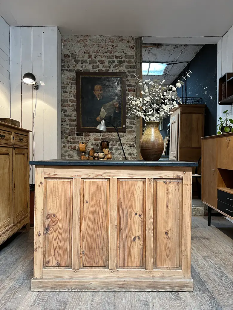 Ancien comptoir en sapin brut
