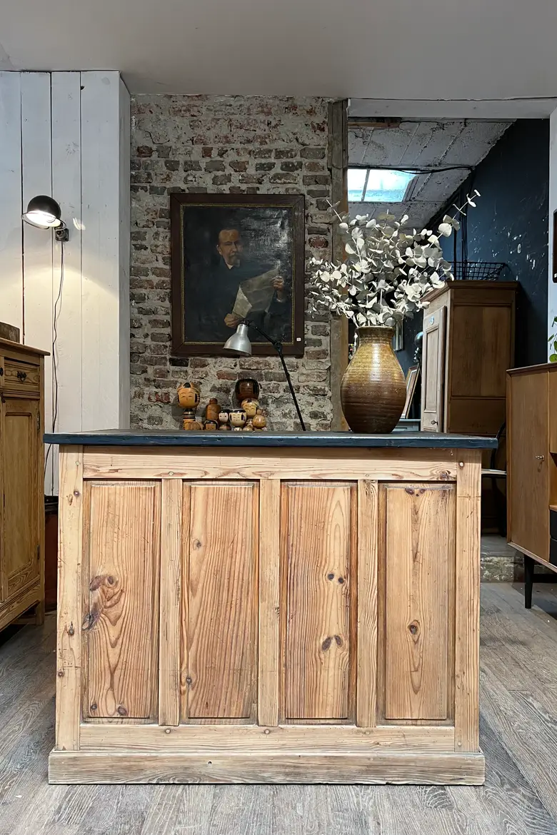 Ancien comptoir en sapin brut