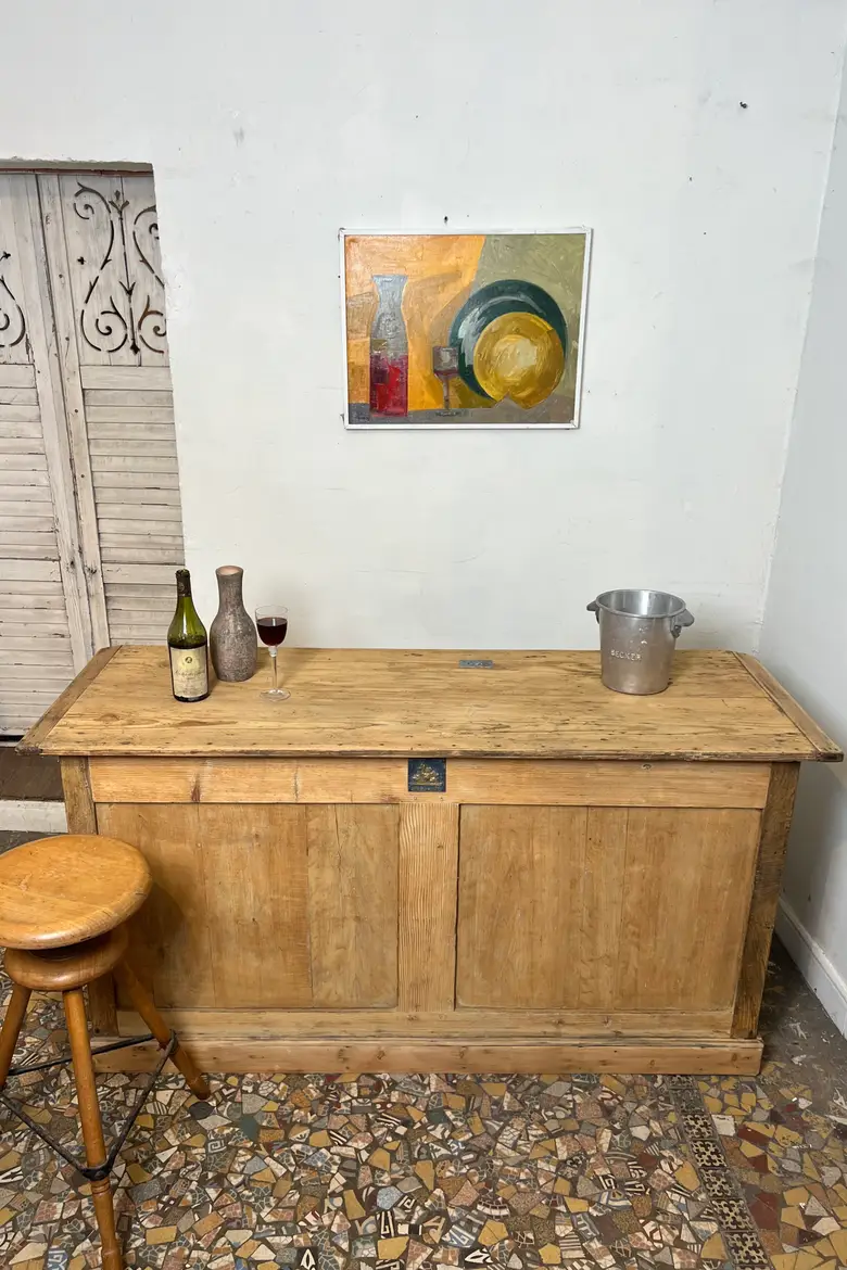 Ancien comptoir en sapin – Début XXe
