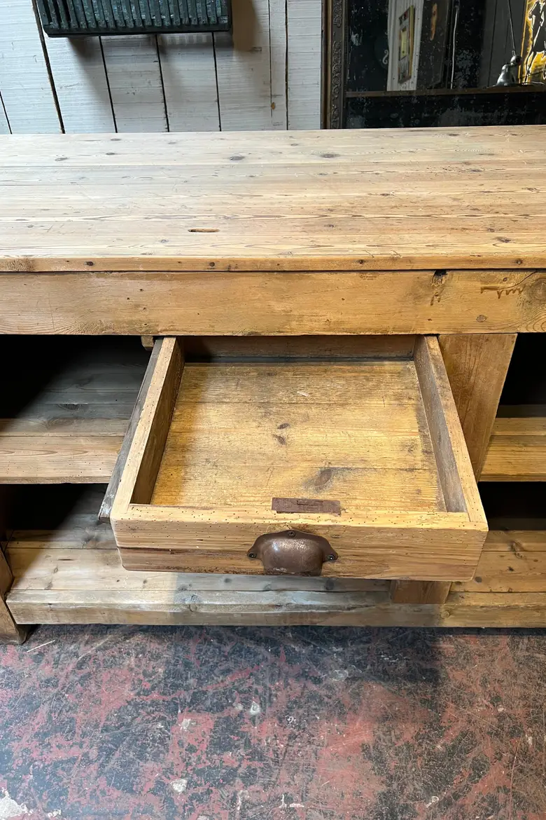 Ancien comptoir en sapin Début XXème
