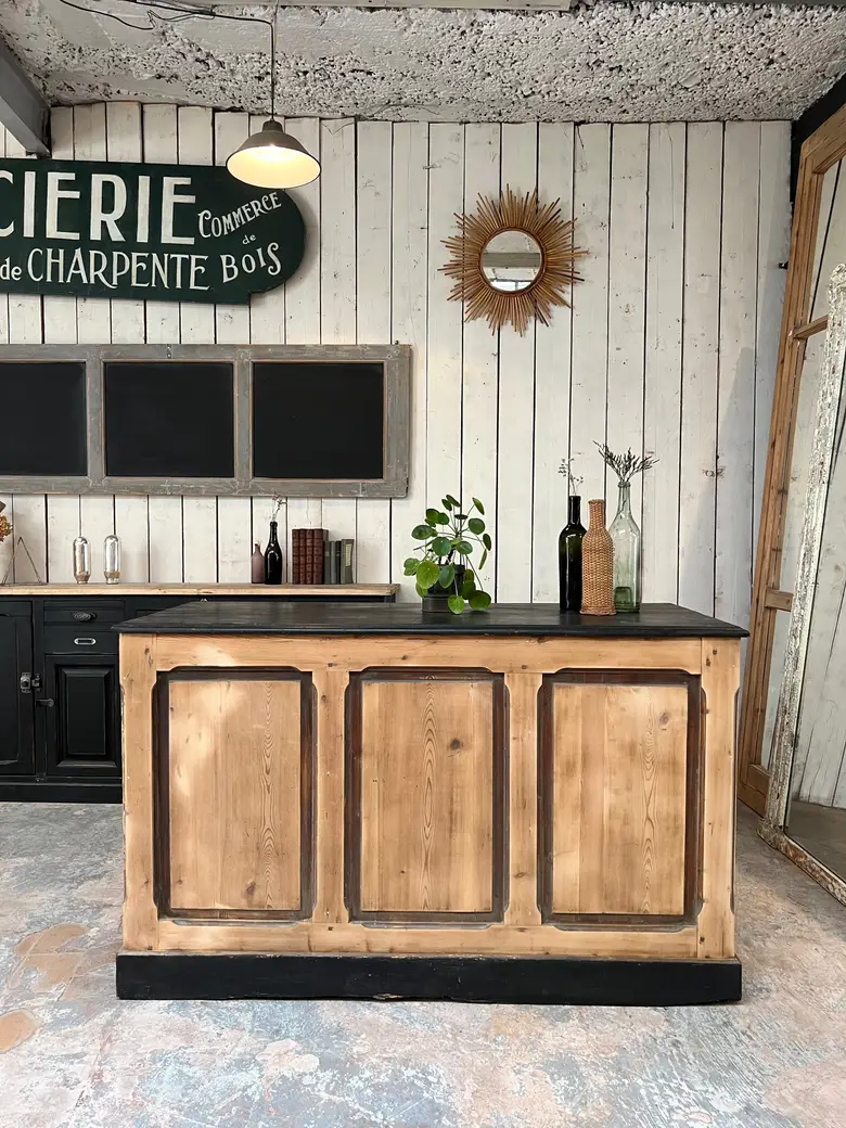 Ancien comptoir en sapin Début XXème
