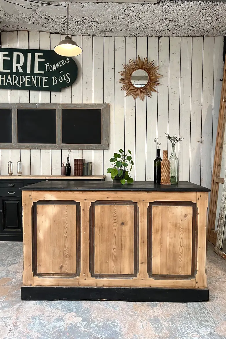 Ancien comptoir en sapin Début XXème