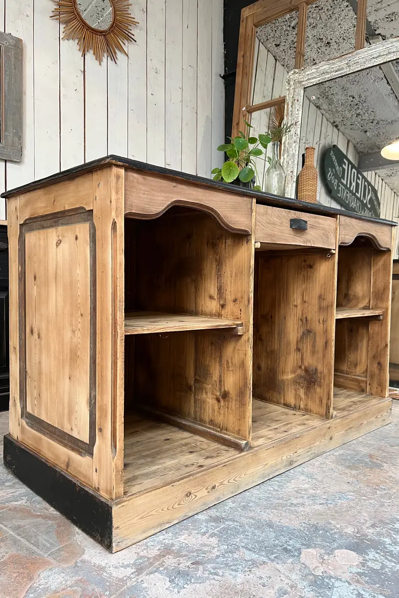 Ancien comptoir en sapin Début XXème