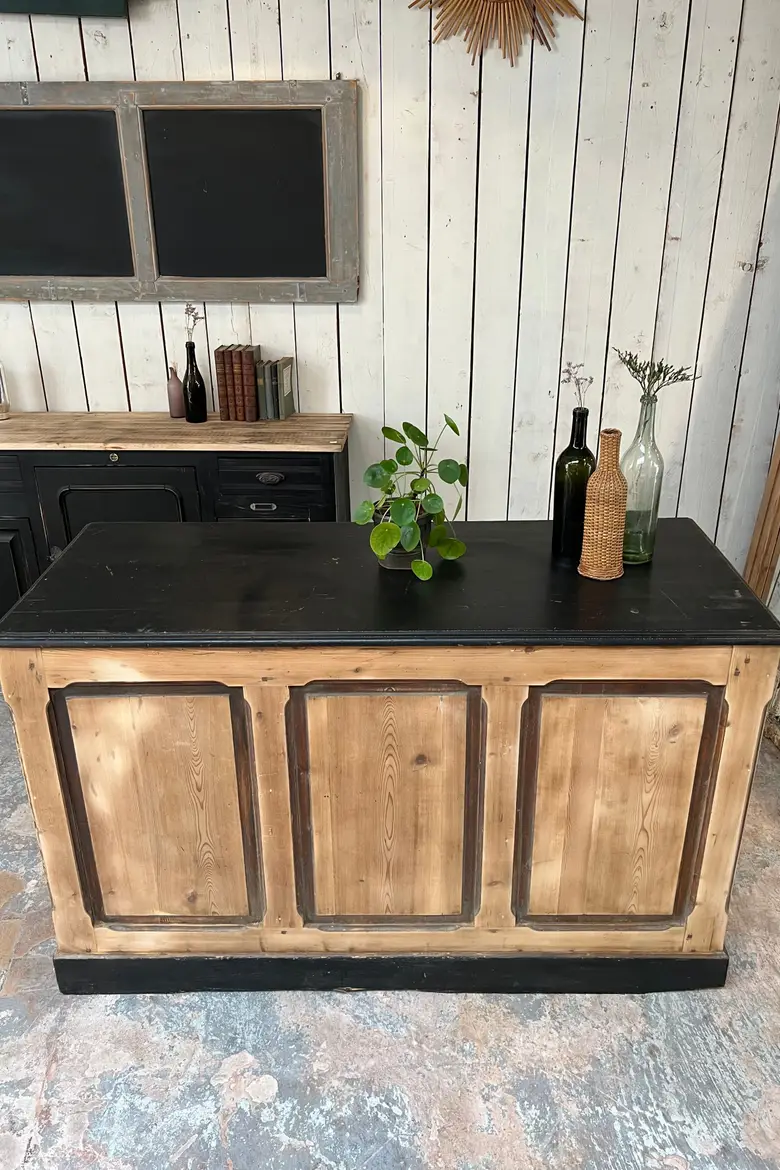 Ancien comptoir en sapin Début XXème