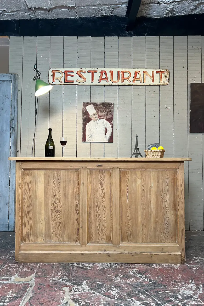 Ancien comptoir en sapin