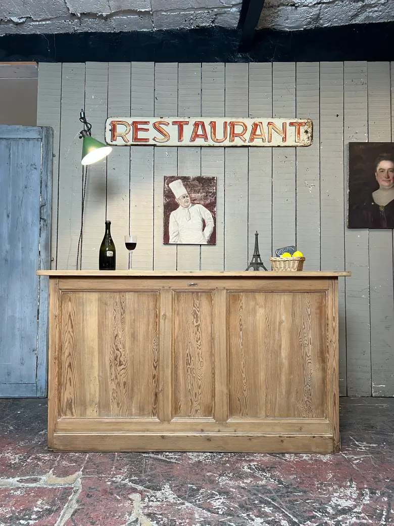 Ancien comptoir en sapin
