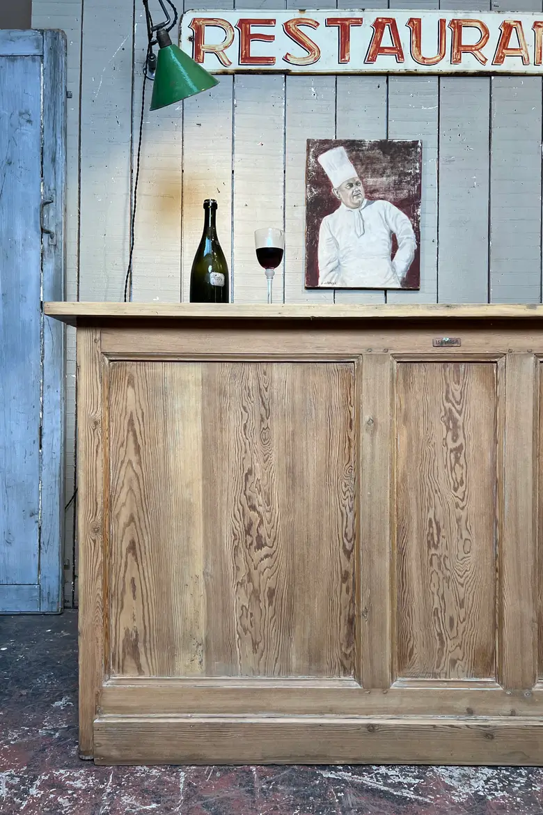 Ancien comptoir en sapin