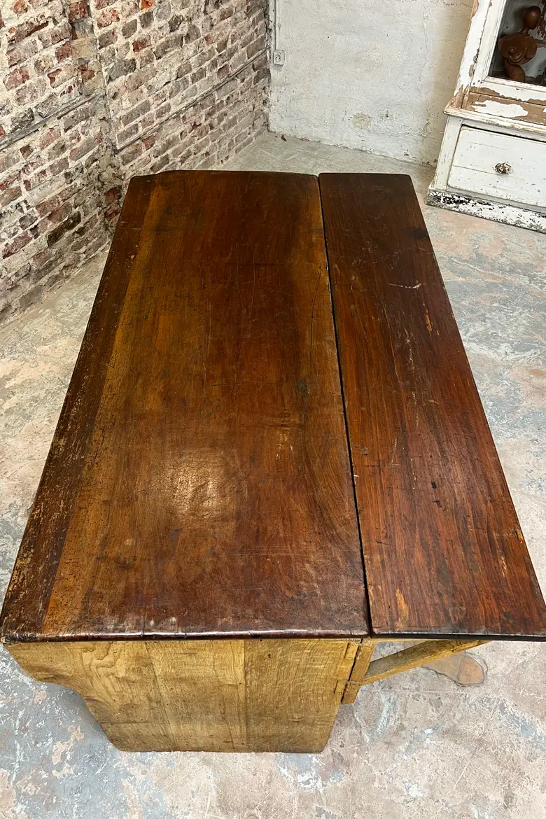 Ancien comptoir en sapin – XIXe