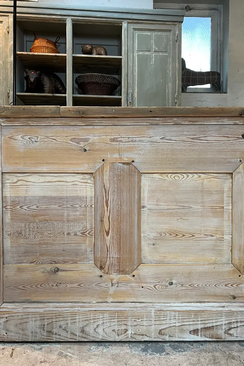 Ancien comptoir / îlot central en sapin Début XXème