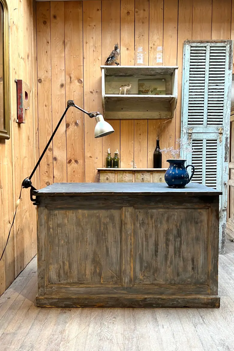 Ancien comptoir patiné de magasin Début XXème