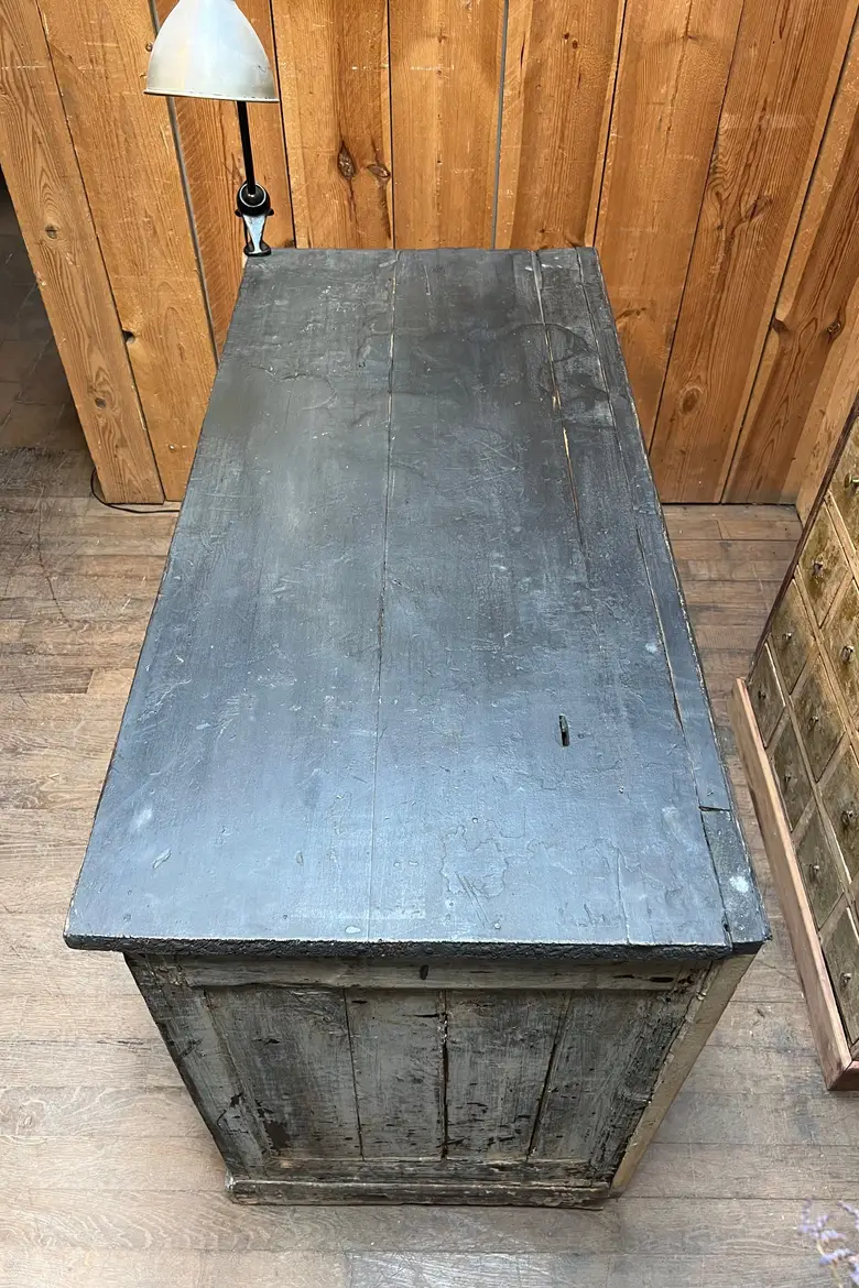 Ancien comptoir patiné de magasin Début XXème