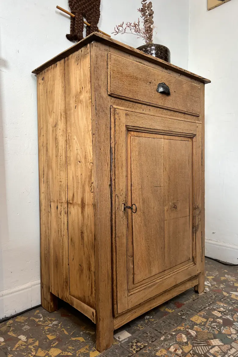 Ancien confiturier en chêne