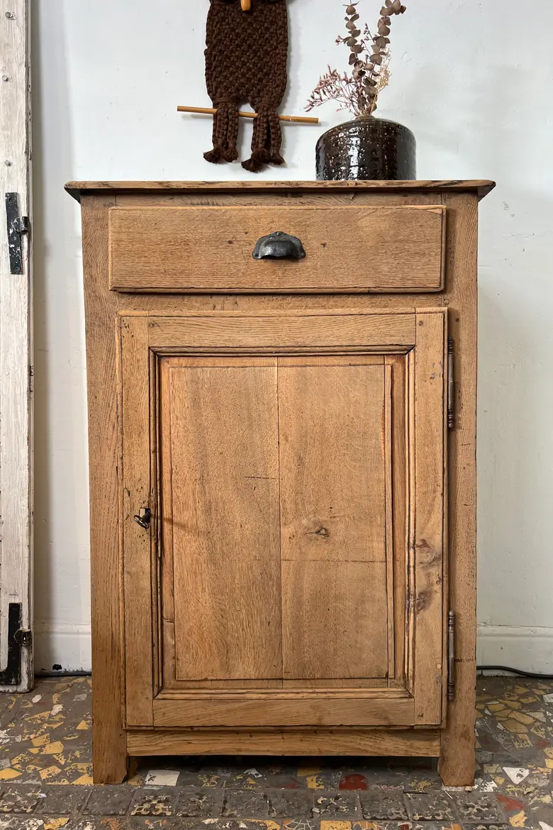 Ancien confiturier en chêne
