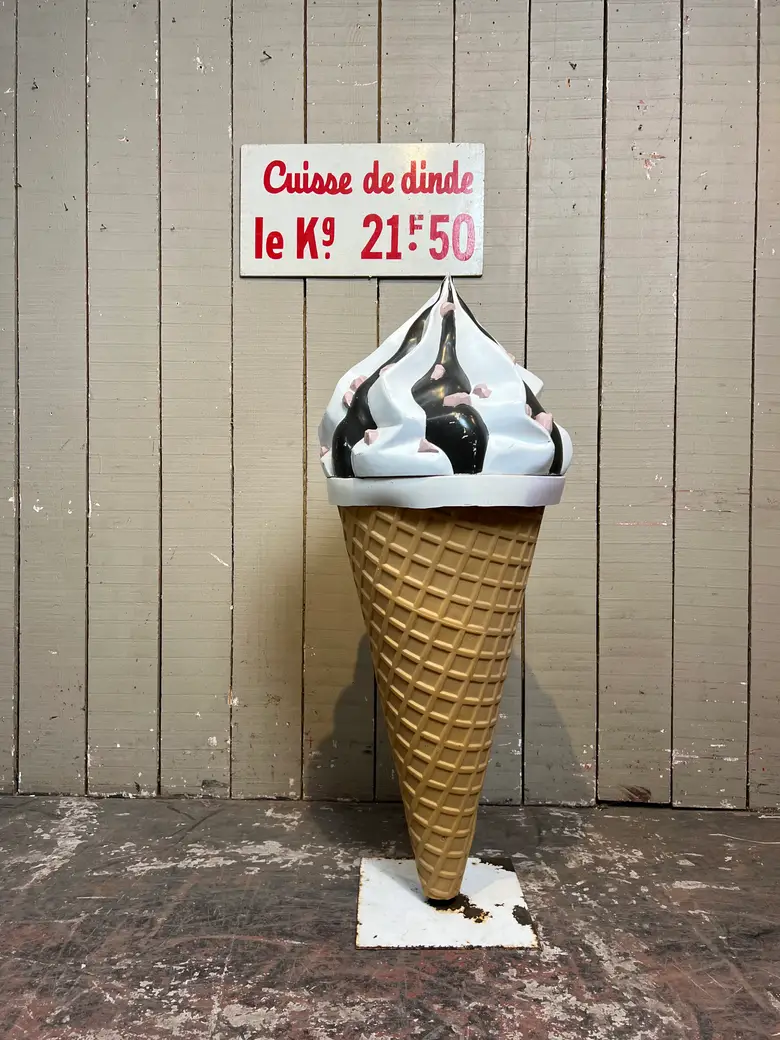 Ancien cornet de glace publicitaire