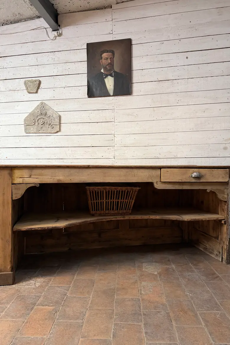 Ancien et grand comptoir de commerce