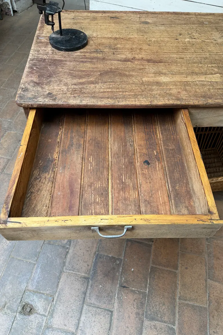 Ancien et grand comptoir de commerce