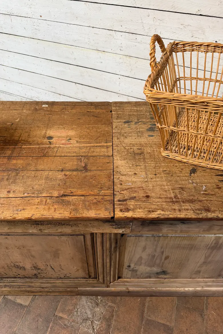 Ancien et grand comptoir de commerce