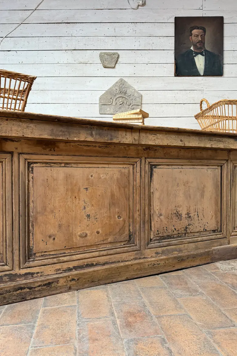 Ancien et grand comptoir de commerce