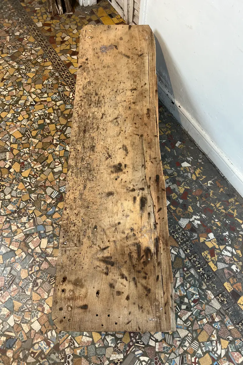 Ancien établi bas en chêne et sapin