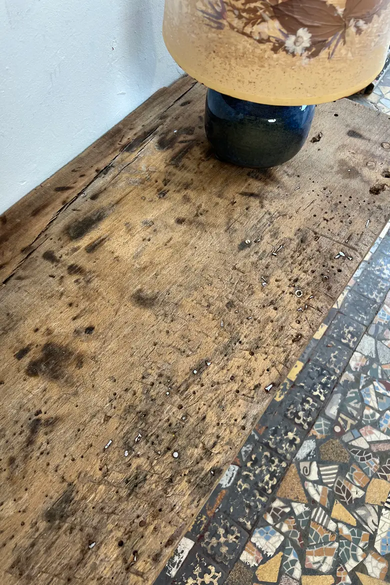 Ancien établi bas en chêne et sapin