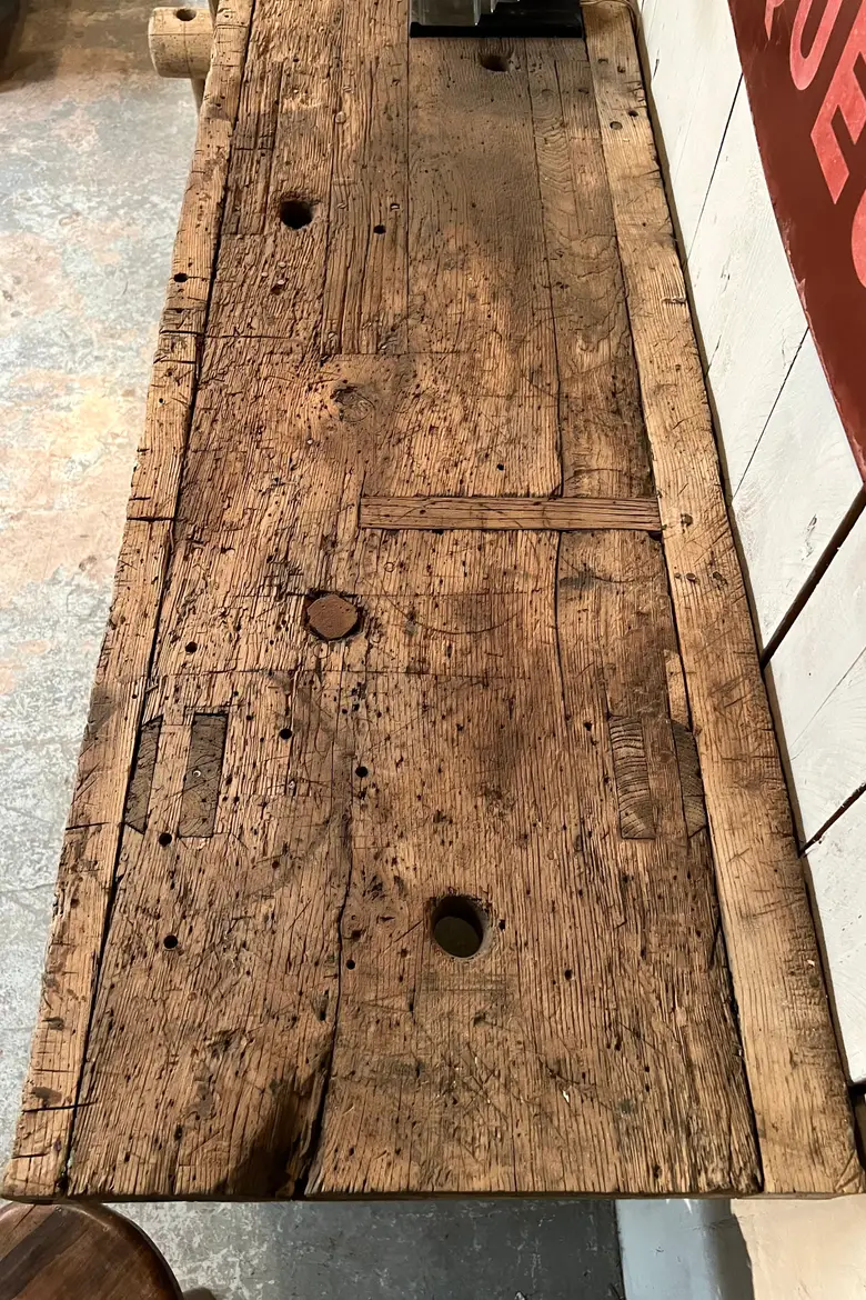 Ancien établi d’usine en bois Début XXème