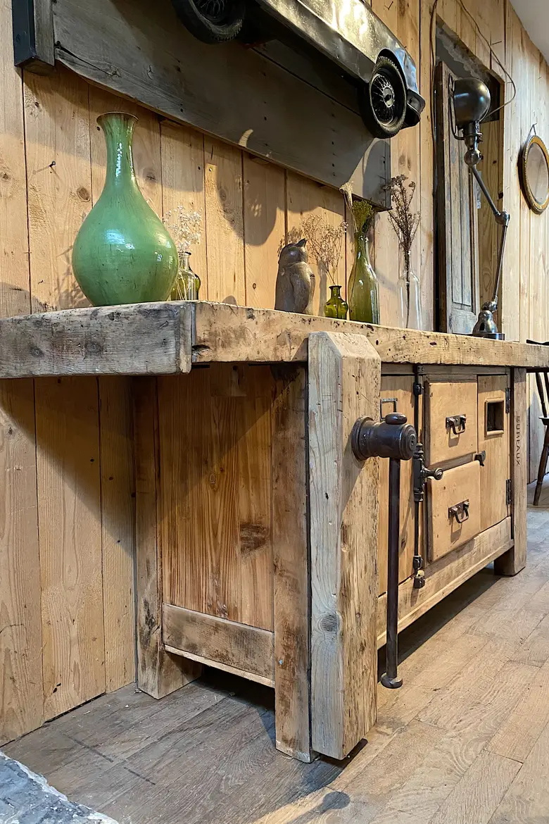 Ancien établi d’usine en bois Début XXème