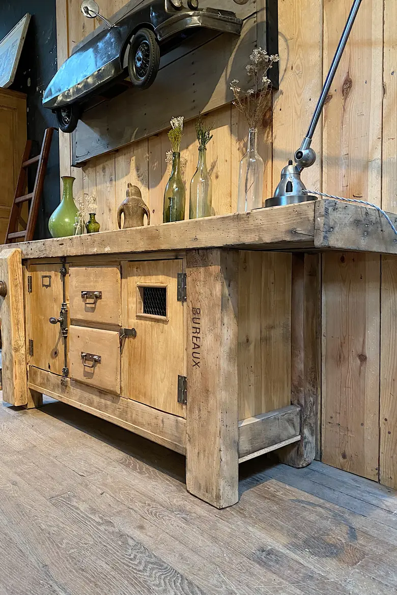 Ancien établi d’usine en bois Début XXème