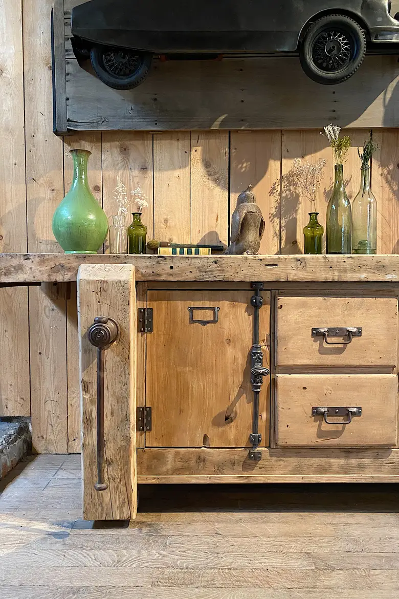 Ancien établi d’usine en bois Début XXème