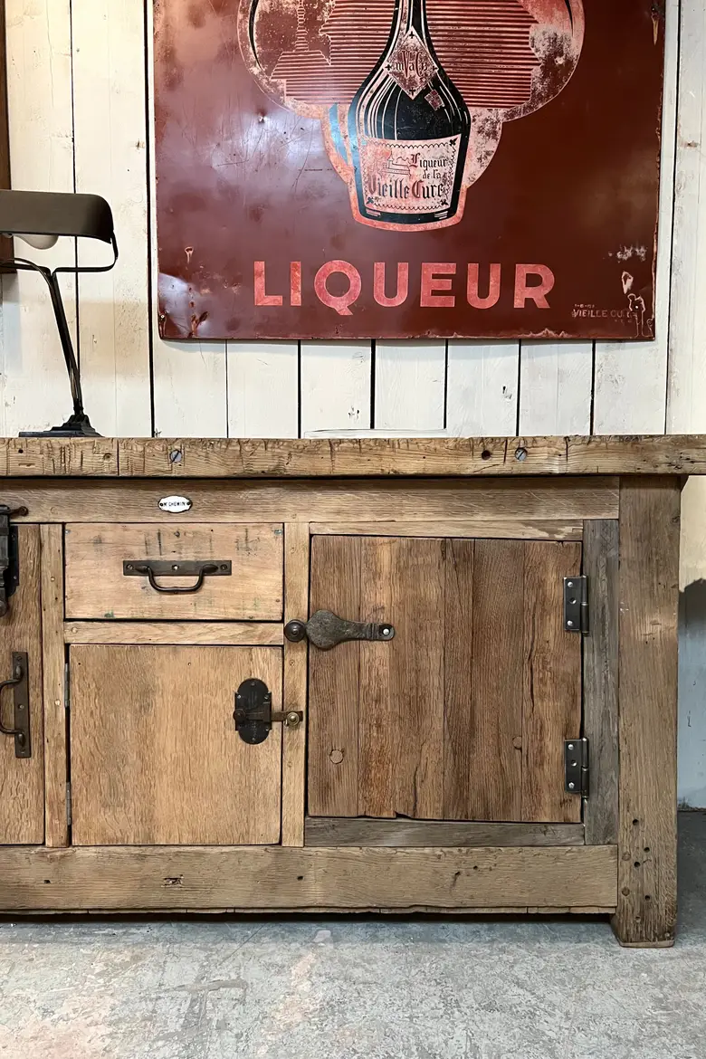 Ancien établi d’usine en bois Début XXème