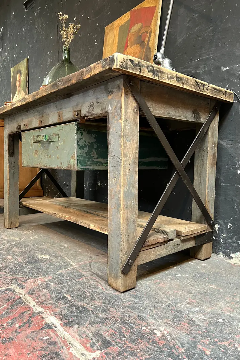 Ancien établi d’usine en bois Début XXème