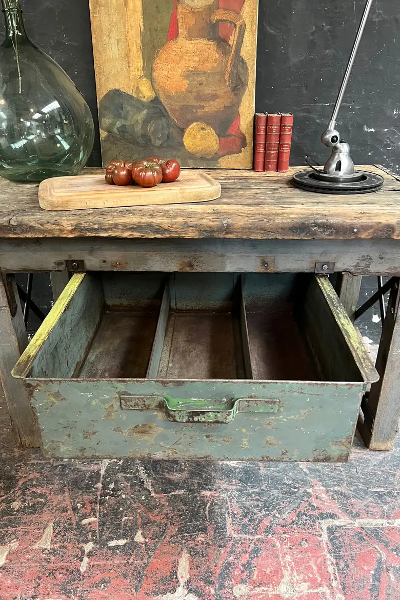 Ancien établi d’usine en bois Début XXème