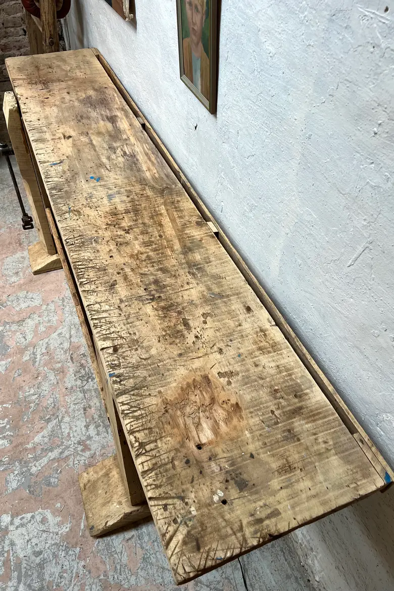 Ancien établi en bois brut début 20e