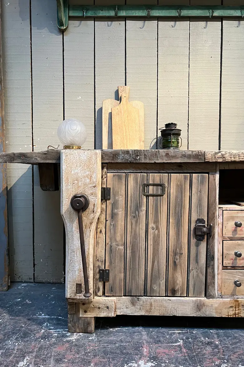 Ancien établi en bois brut Début XXème