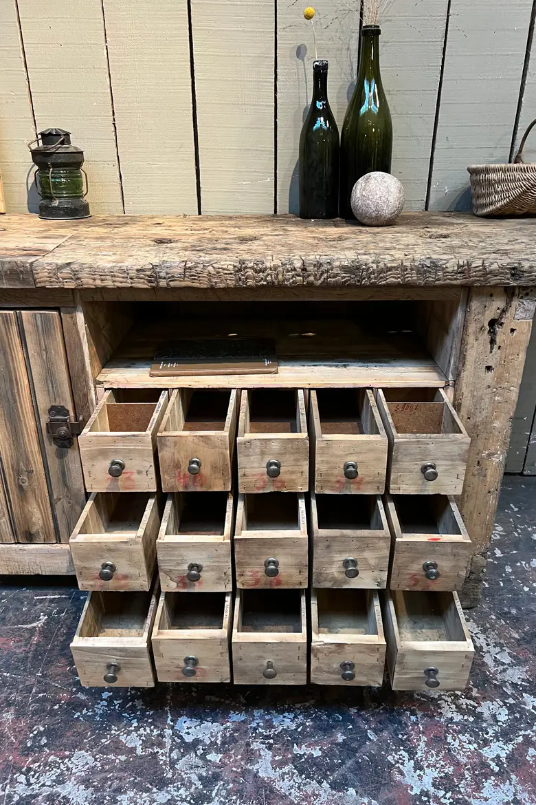 Ancien établi en bois brut Début XXème