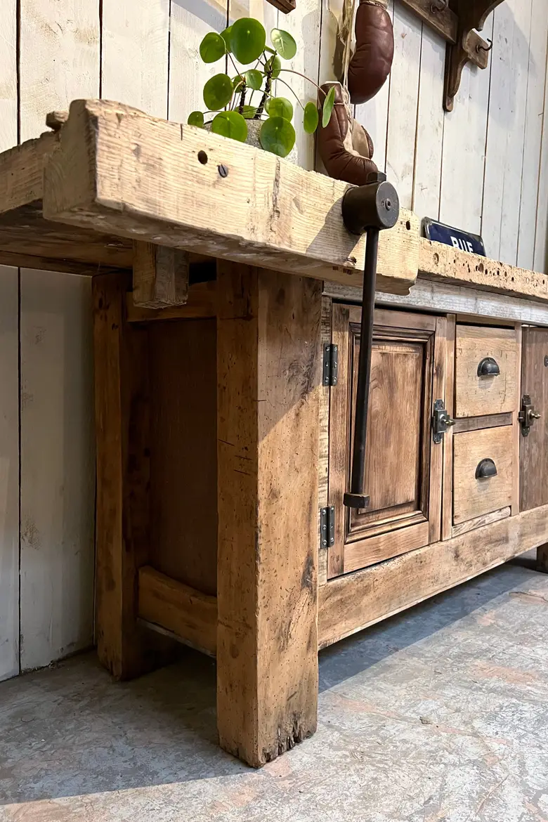 Ancien établi en bois brut Début XXème