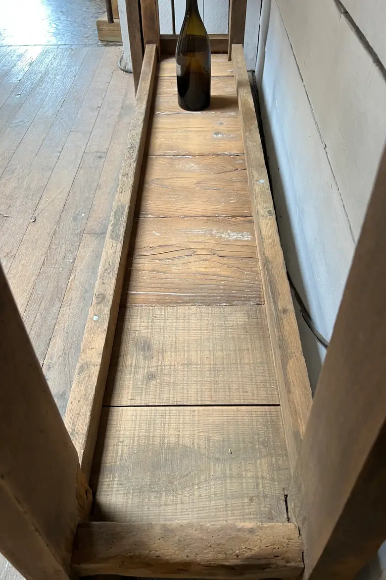 Ancien établi étroit en bois