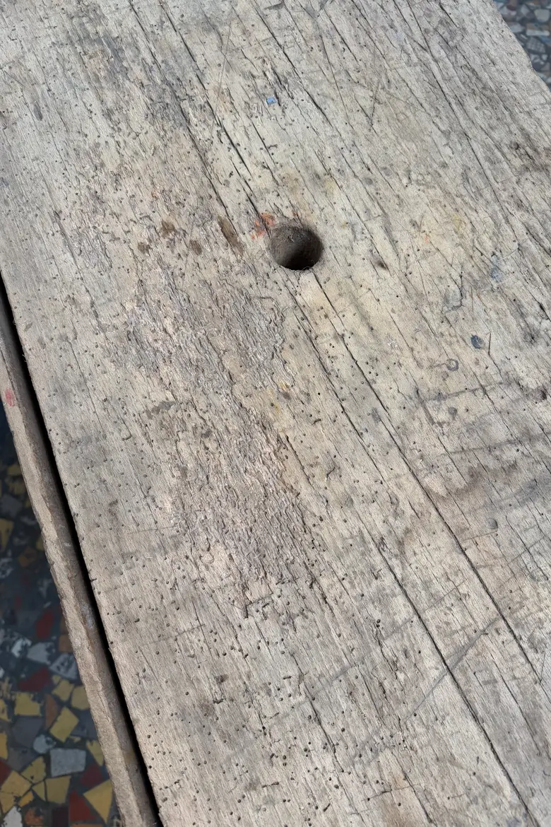Ancien établi fin XIXᵉ en hêtre et sapin