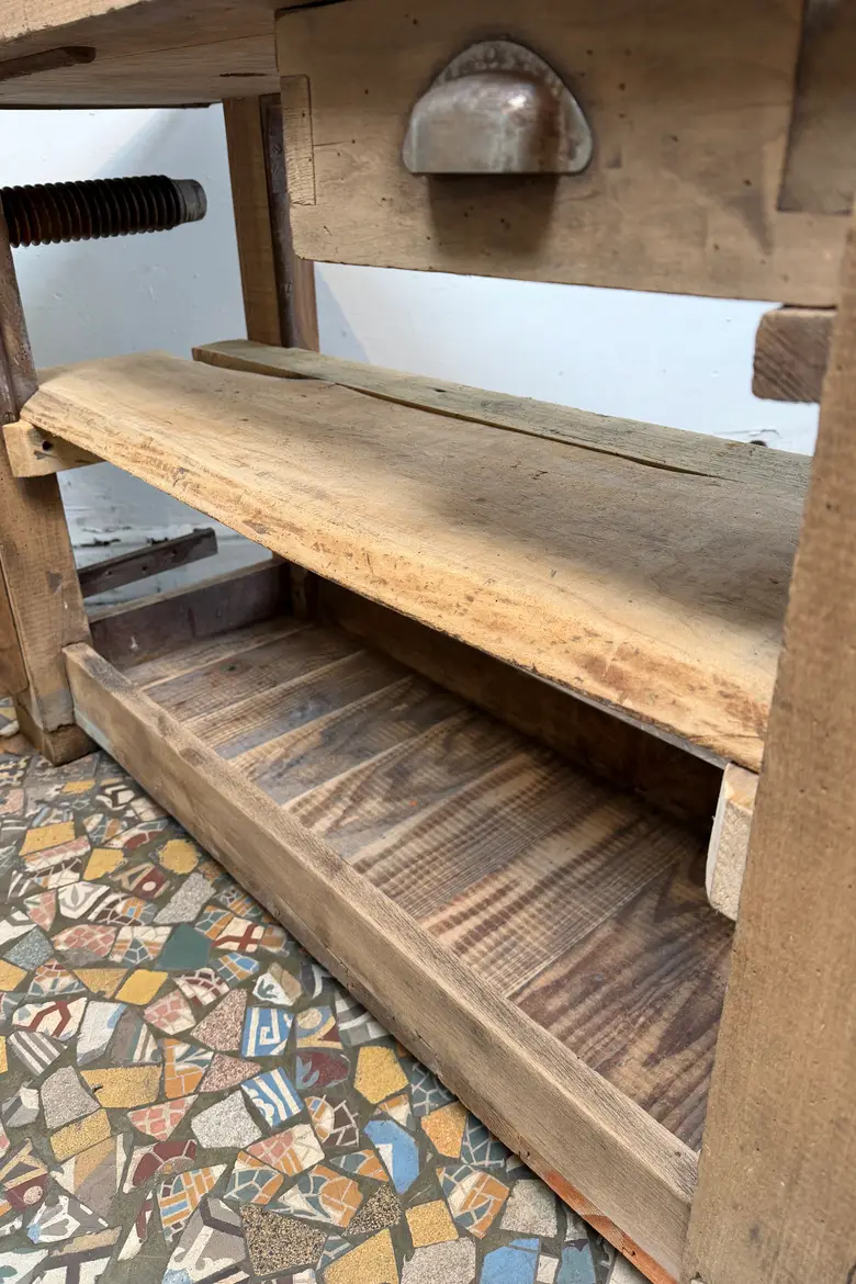 Ancien établi fin XIXᵉ en hêtre et sapin
