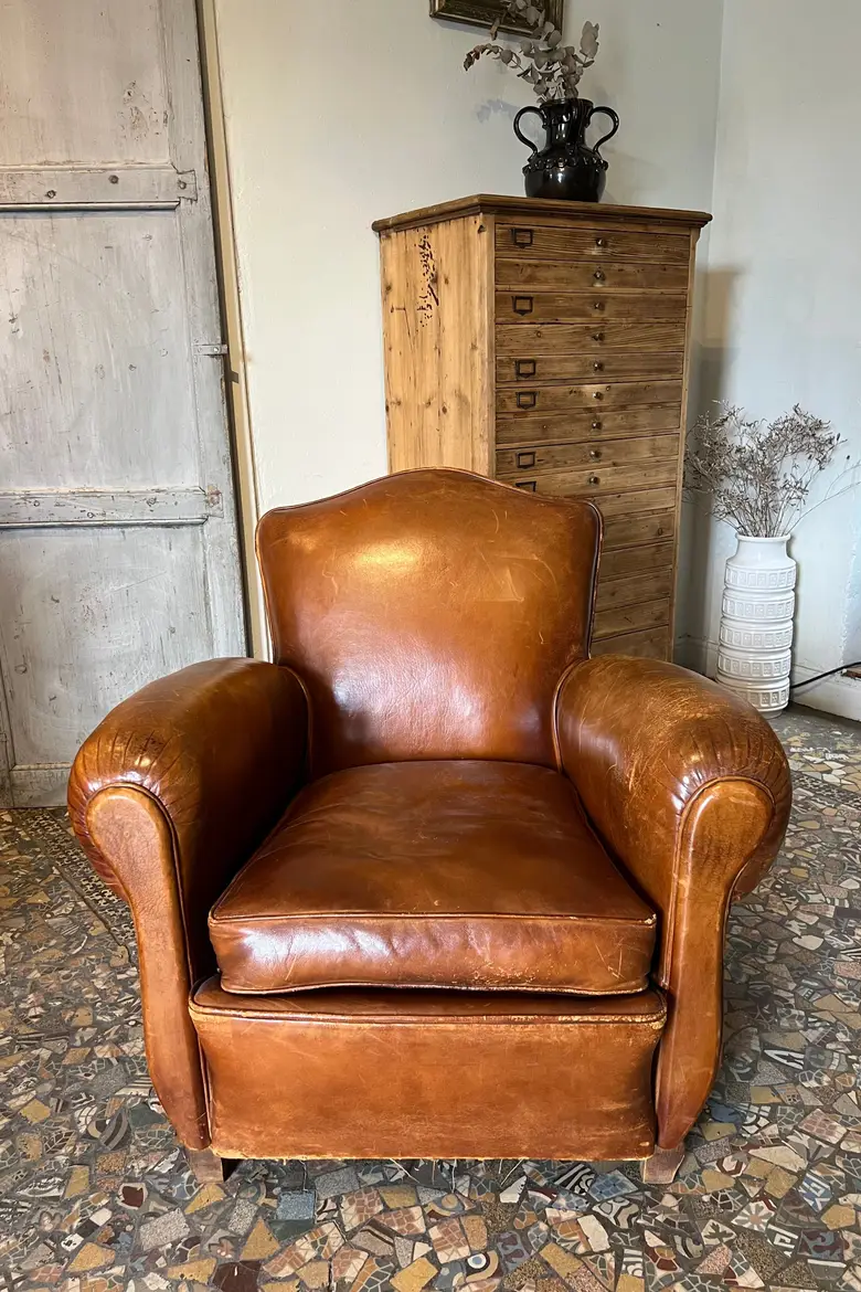 Ancien fauteuil club en cuir 1930