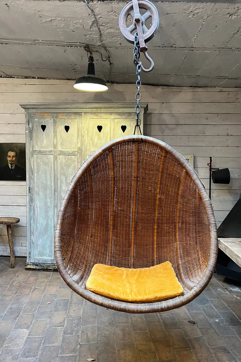 Ancien fauteuil œuf suspendu Années 60