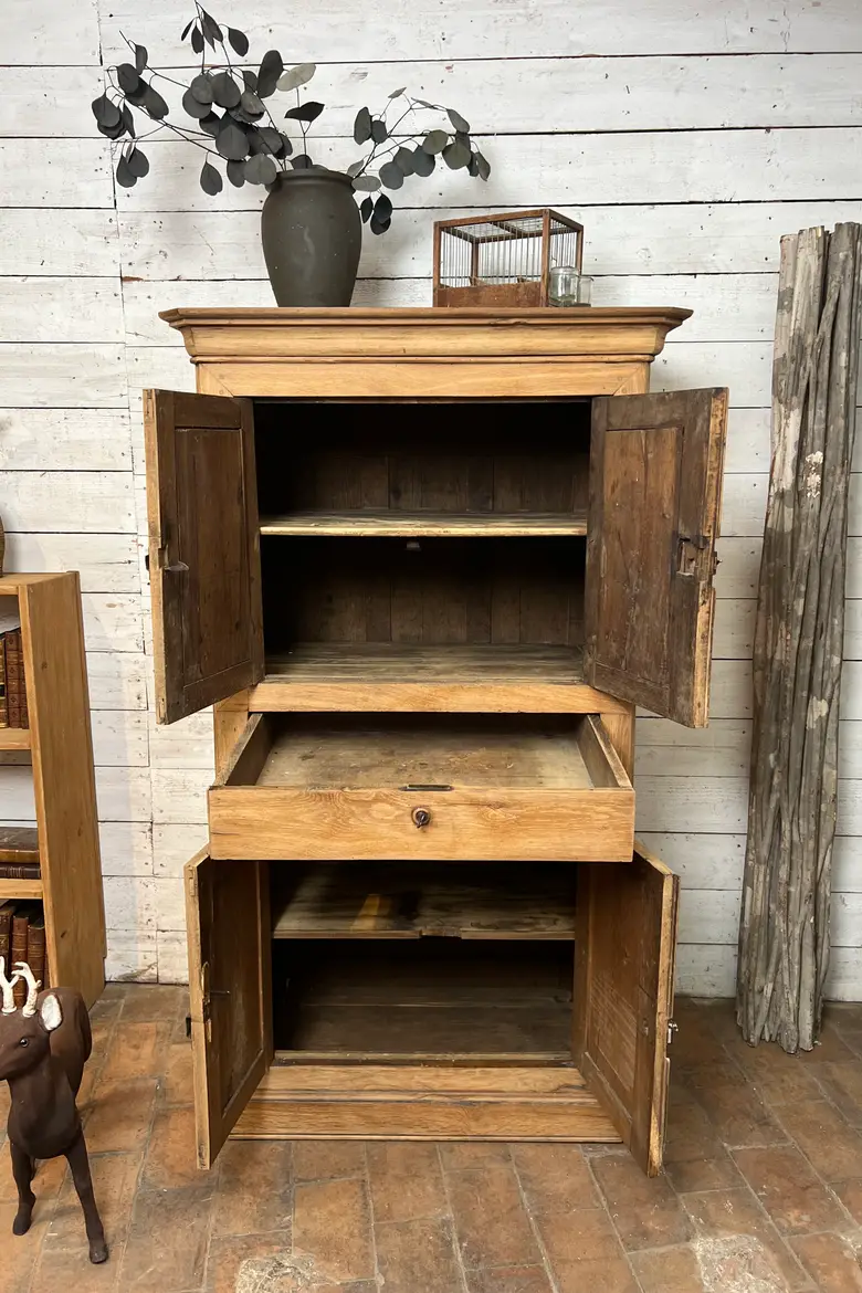 Ancien garde-manger en chêne – XIXe siècle