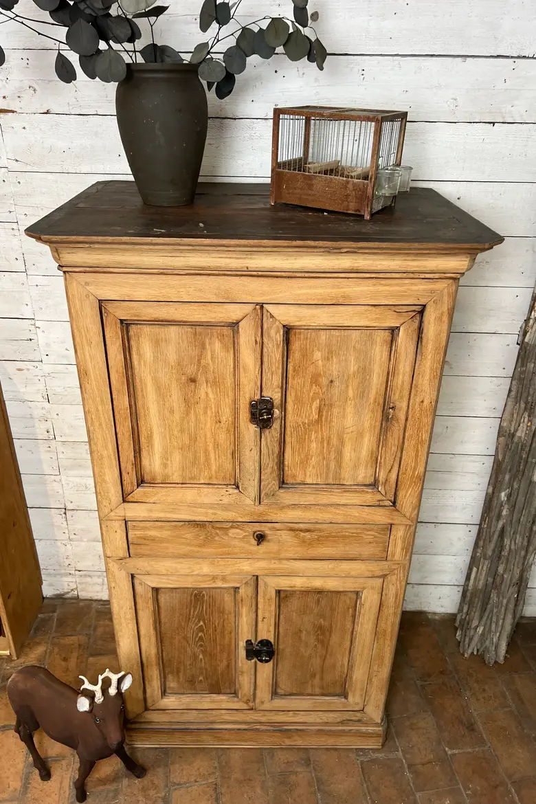 Ancien garde-manger en chêne – XIXe siècle