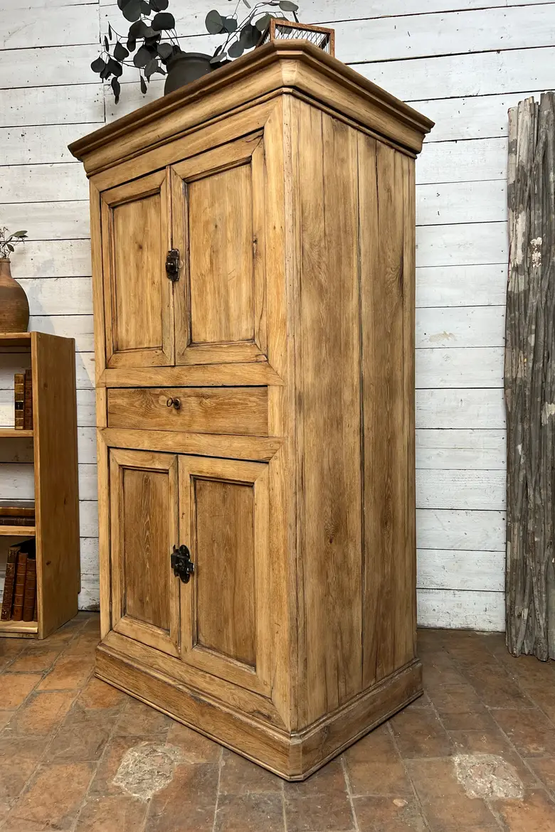 Ancien garde-manger en chêne – XIXe siècle
