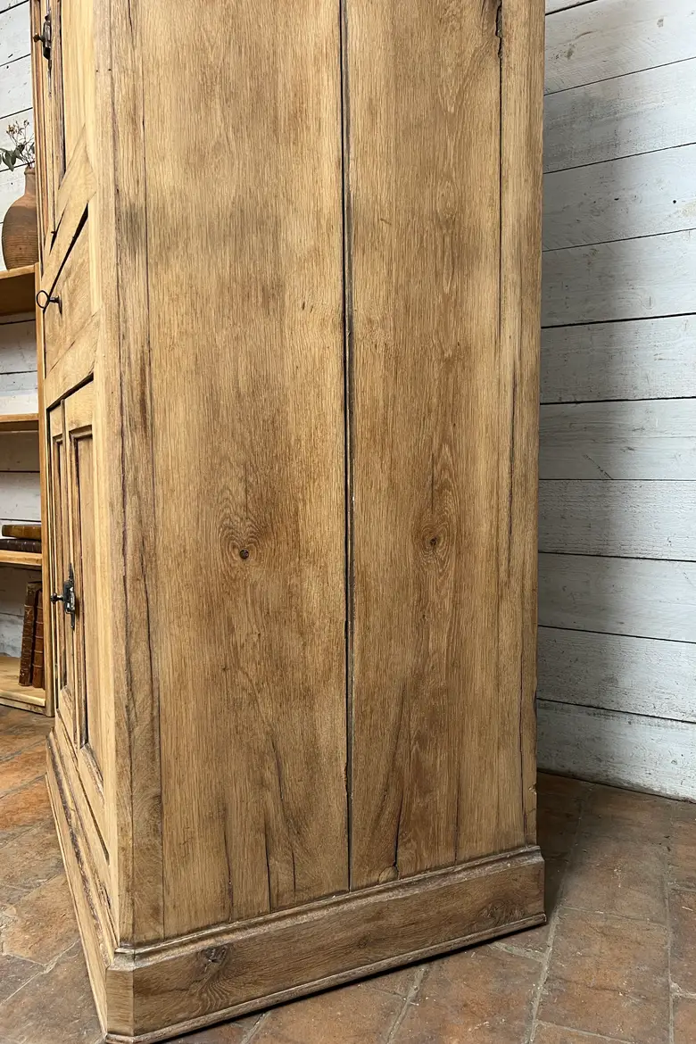 Ancien garde-manger en chêne – XIXe siècle