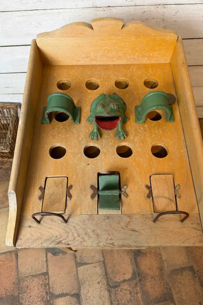 Ancien jeu de grenouille