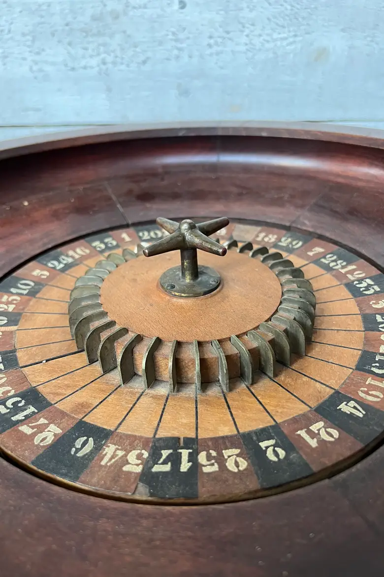 Ancien jeu de roulette en acajou Début XXème
